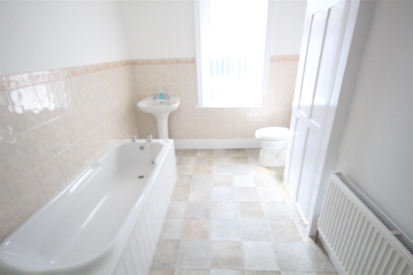 2 bedroom terraced house To Let in Barnoldswick - IMG_2608.jpg